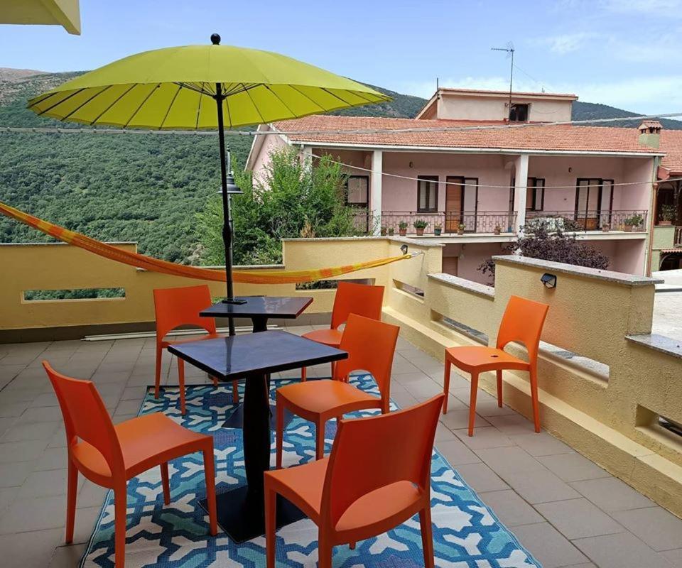 Sa Stiddiosa Guesthouse Gadoni Exteriör bild