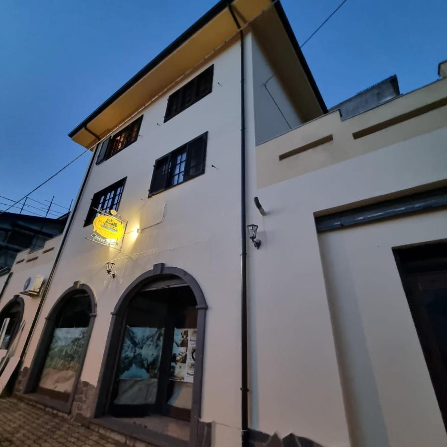 Sa Stiddiosa Guesthouse Gadoni Exteriör bild
